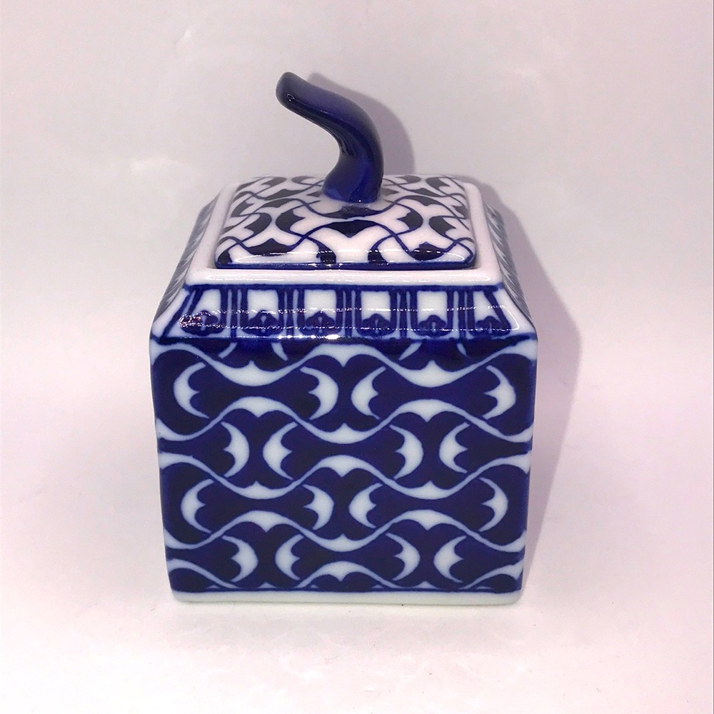 🧡 Bombay Company Porcelain Jar 🧡